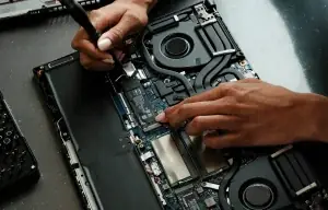 Proces naprawy laptopa w naszym serwisie
