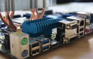 Slot PCIe x16 (gniazdo karty graficznej)